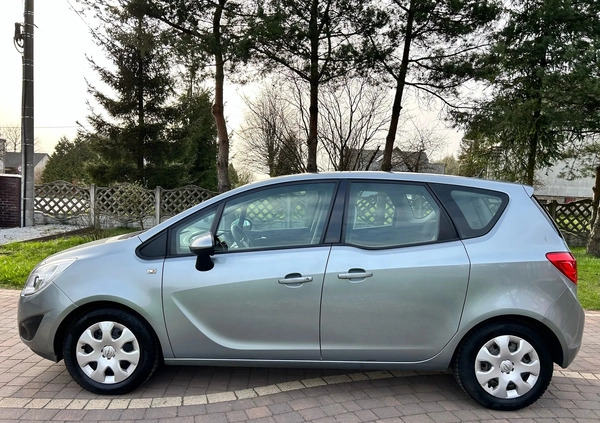 Opel Meriva cena 22800 przebieg: 100100, rok produkcji 2011 z Braniewo małe 67